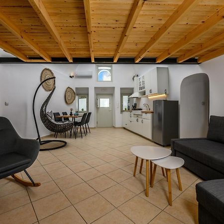 Angeleve Villa With Private Jacuzzi Fira  Exterior photo